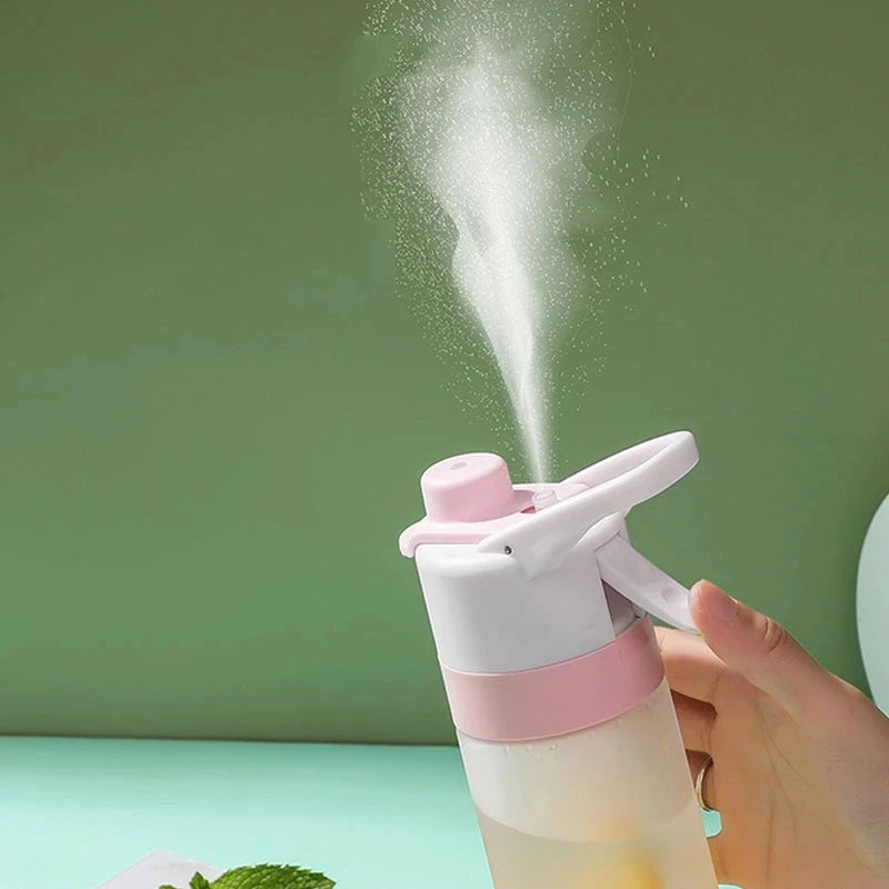Bouteille d'eau pulvérisatrice